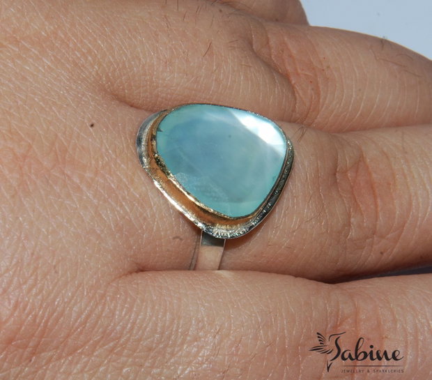Inel argint 925, profil gold filled şi calcedonie