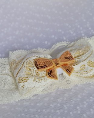Bentita  eleganta din dantela ivory cu paiete-unicat