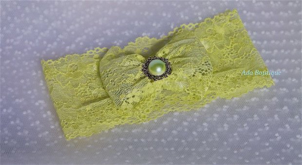 Bentita eleganta din dantela verde-lime cu perla