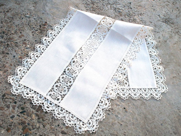 Accesoriu dantelat 6