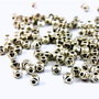 Distantiere argintii fatetate, gravate 3,5x3,5mm (10buc) Cod :  SALAK 245