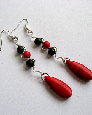 cercei howlite rosu si negru 27446