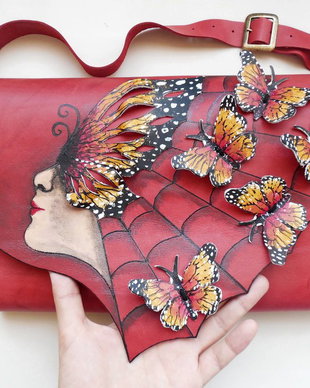Geanta "Crossover" handmade unicat din piele naturala -Monarch butterfly lady