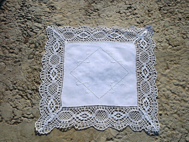 Accesoriu dantelat 2