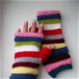 Manusi colorate tricotate manual