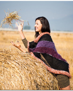 poncho vesel , jucaus,crosetat, de toamna