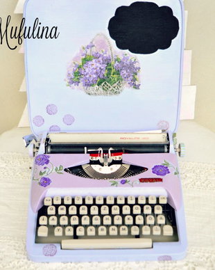 Masina de scris decorata vintage