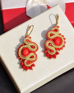 Cercei soutache rosu-auriu
