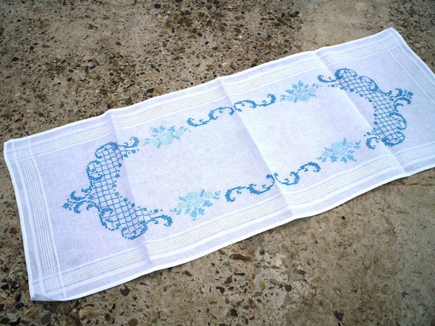 Broderie bleu