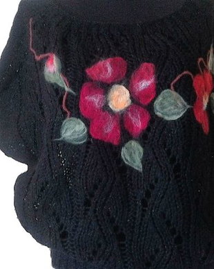 Cardigan, tunica crosetata cu aplicatie de flori de lana impaslite