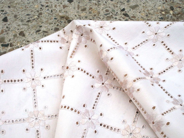 Broderie 37