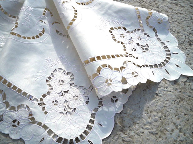 Broderie 48