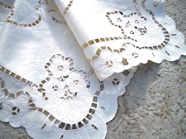 Broderie 48