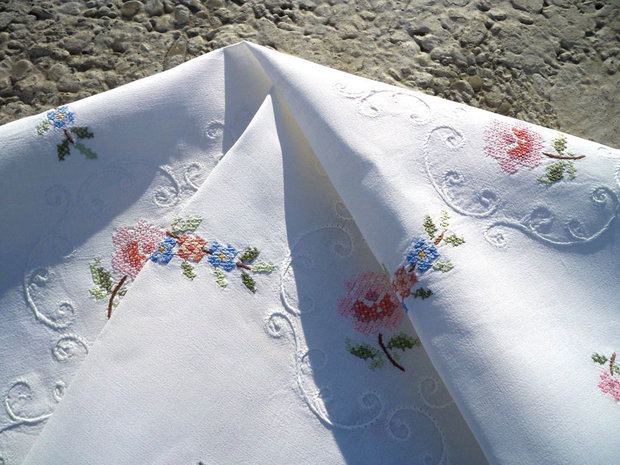 Broderie 52