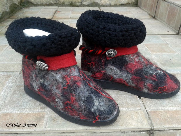 Ghete de toamna/ primavara impaslite si crosetate - Black&Red - rezervat
