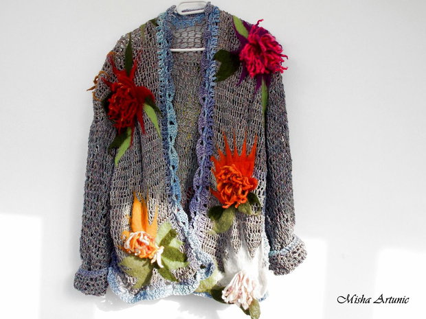 Jacheta, pulover, cardigan crosetat cu flori impaslite