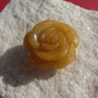 Pandantiv trandafir sculptat din aventurin rosu aprox 35x16 mm