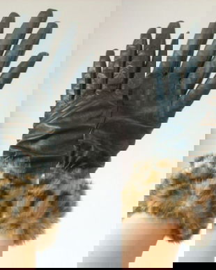 MANUSI PIELE NATURALA SI BLANA