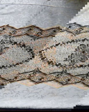 Fata de masa cu paiete si margele