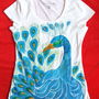 Tricou pictat manual model păun
