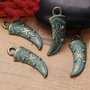 Pandantiv boho bronz, patina turcoaz 28x10mm Cod :  BZLAK 126