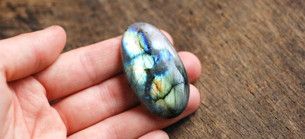 Cabochon Labradorit Masiv Oval - spectrolit - 45 x 25 mm - L019S
