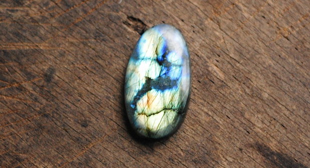 Cabochon Labradorit Masiv Oval - spectrolit - 45 x 25 mm - L019S