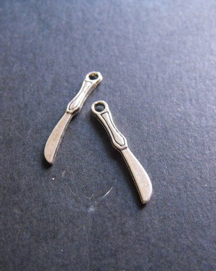 PANDANTIV CUTIT - 25 X 3,5 MM