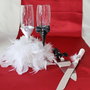 Pahare nunta cu pene si set tort, Set pentru tort si pahare nunta decorate, Pahare nunta mire mireasa si set tort cu pene