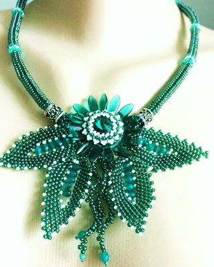 Colier verde smarald