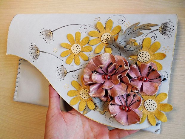 Poseta plic handmade unicat din piele naturala - Bohemian Flower Bouquet