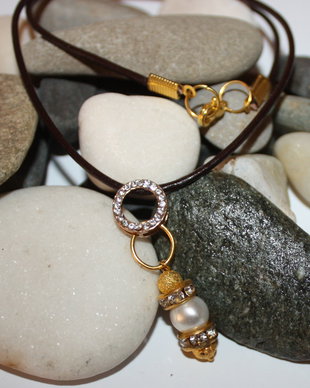 colier din piele tip choker
