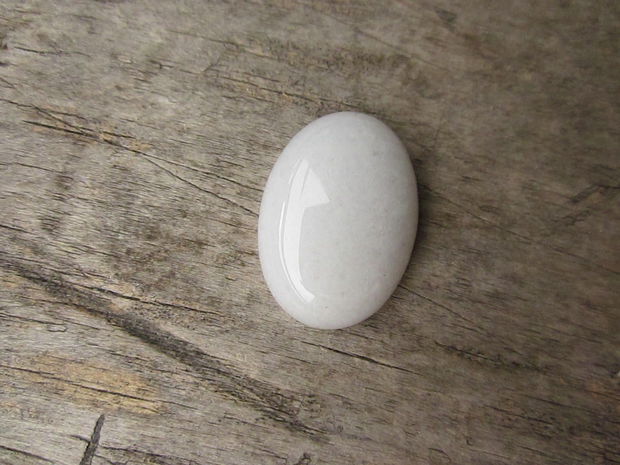 Cabochon jad alb, 25x18 mm REZERVAT