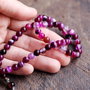 Sirag agate  - magenta inchis cu alb 6mm