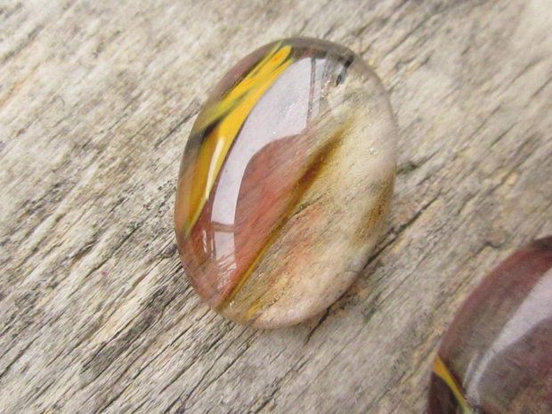 Cabochon cuart cherry rutilat, 25x18 mm