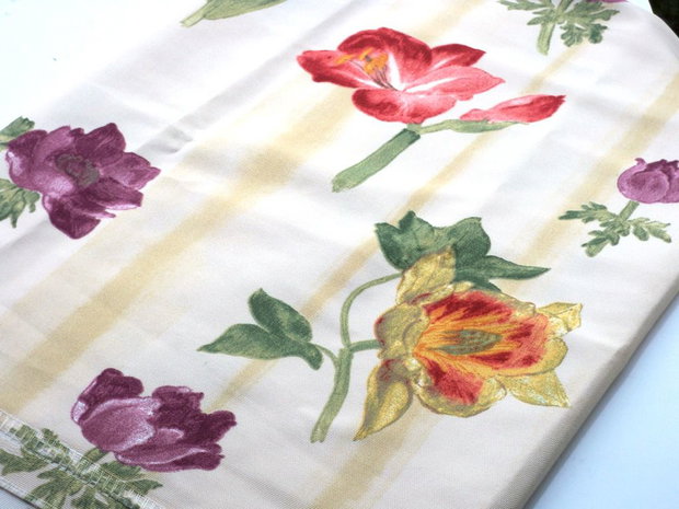 Material textil cu imprimeuri 2