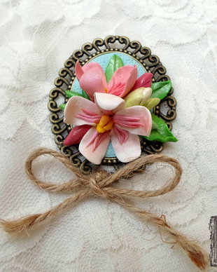Broșă din  fimo pentru buchetul de mireasa (flori de leandru)
