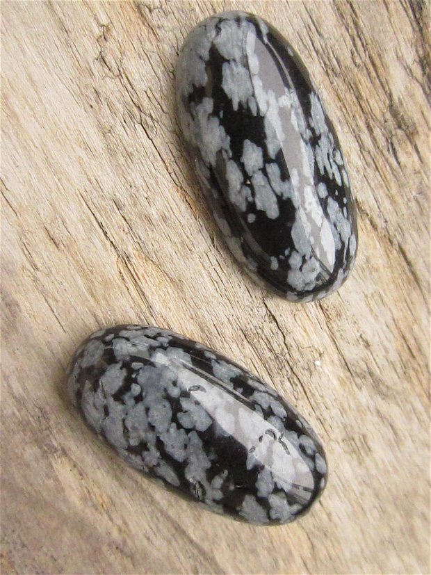 Cabochon obsidian 30x15 mm - model2