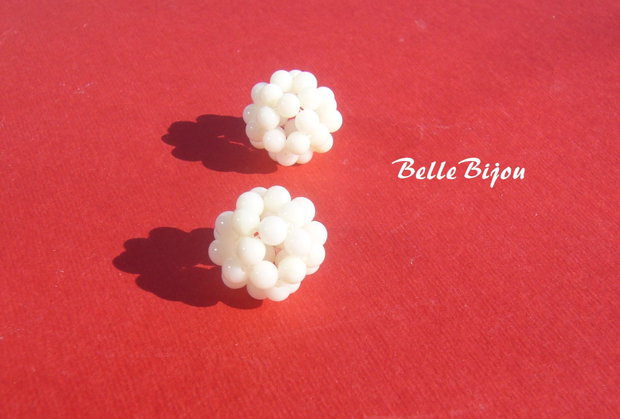 Sfera tesuta din margele de agate albe aprox 15 mm
