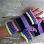 Manusi colorate tricotate manual