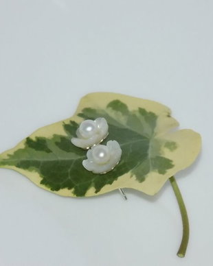 Lily Earrings-rezervat