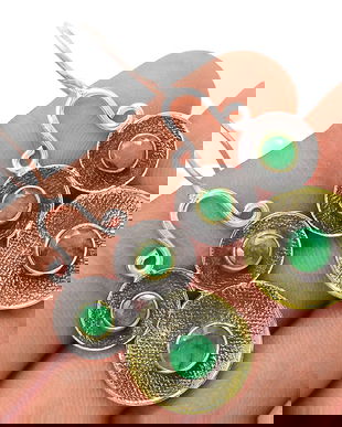 Ag403 - Cercei cu tortite, argint 925, radacina de smarald