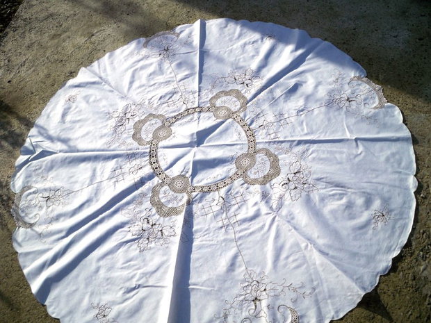 Broderie crem