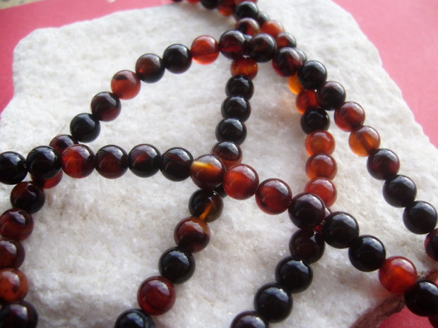 Agate negre sardonyx aprox 6 mm