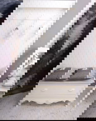 CUIER DIN LEMN MASIV ALB ANTICHIZAT