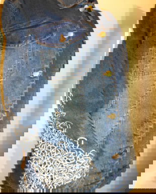 Jacheta cu maneci brodate,denim