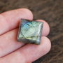Cabochon Labradorit  flashy - patrat