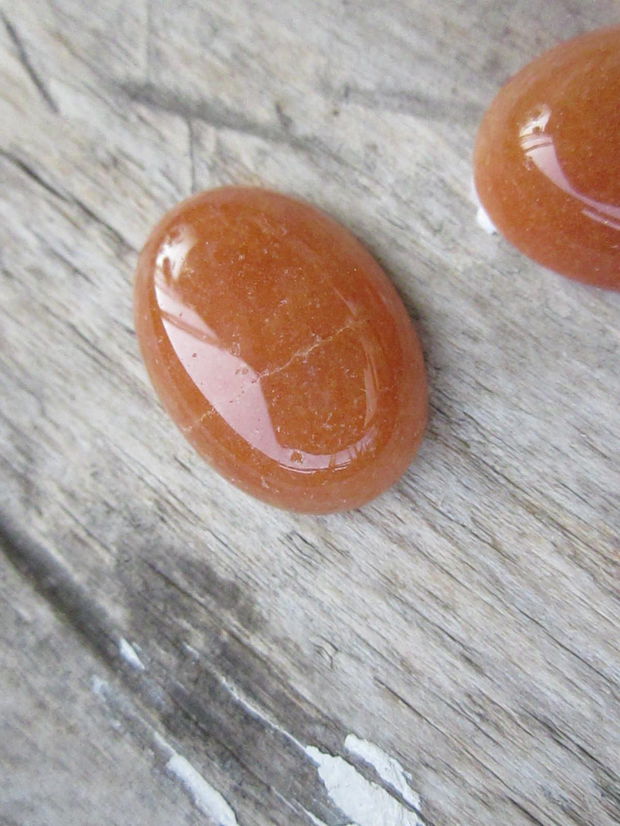 Cabochon jad portocaliu, 25x18 mm REZERVAT