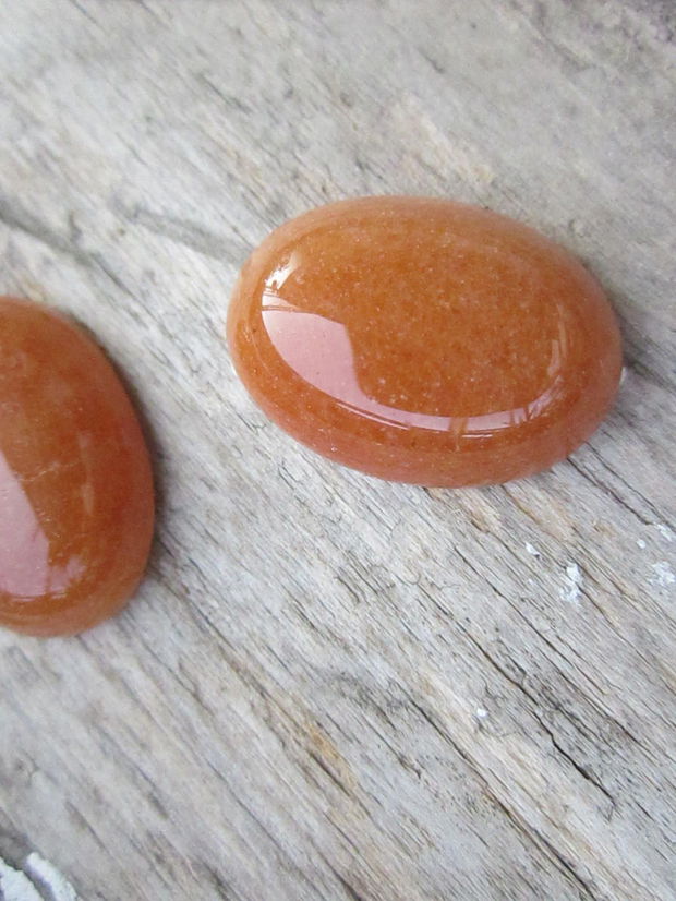 Cabochon jad portocaliu, 25x18 mm REZERVAT