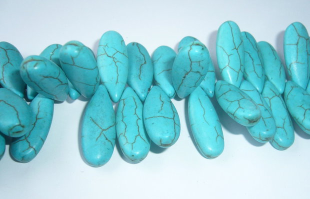 Briolete turcoaz reconstituit aprox 6x10x15 mm